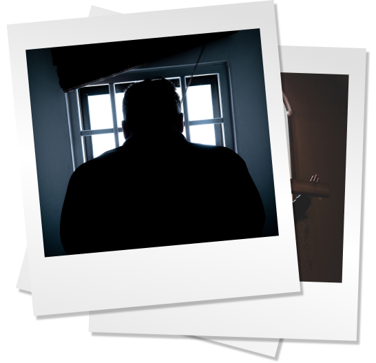 En la primera foto se ve un hombre en prisión y 2 fotos más que no se ven